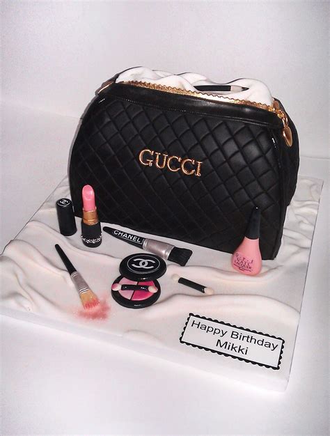 gucci makeup bag cake